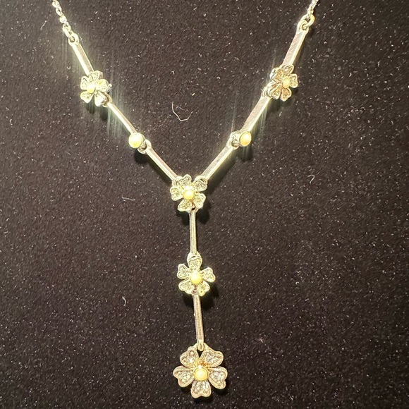 Avon - Floral Rhinestone Necklace and Earrings - Picture 2 of 12